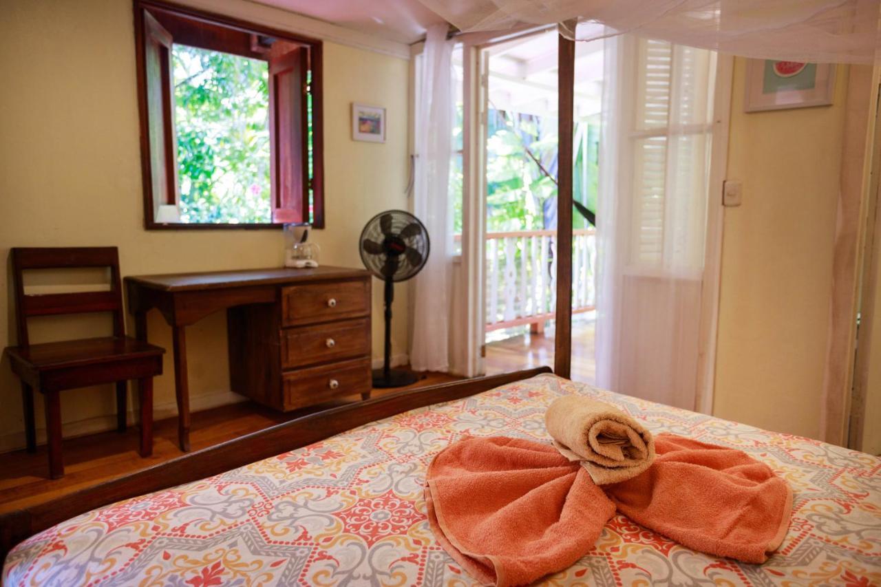Cabinas Selvin Y Blanca Puerto Viejo de Talamanca ภายนอก รูปภาพ