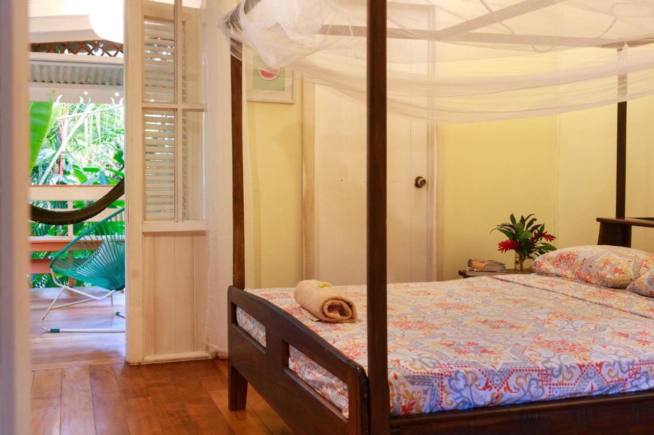 Cabinas Selvin Y Blanca Puerto Viejo de Talamanca ภายนอก รูปภาพ
