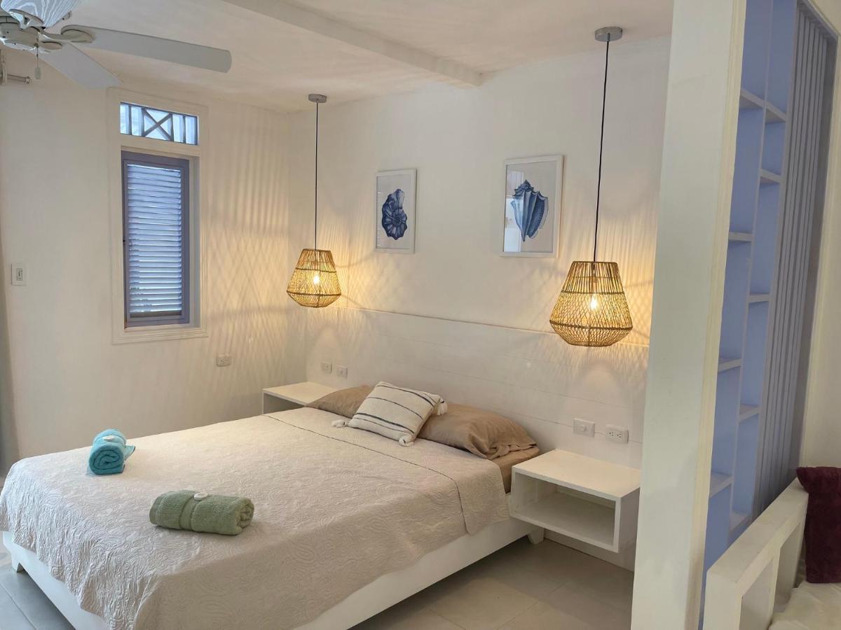 Cabinas Selvin Y Blanca Puerto Viejo de Talamanca ภายนอก รูปภาพ