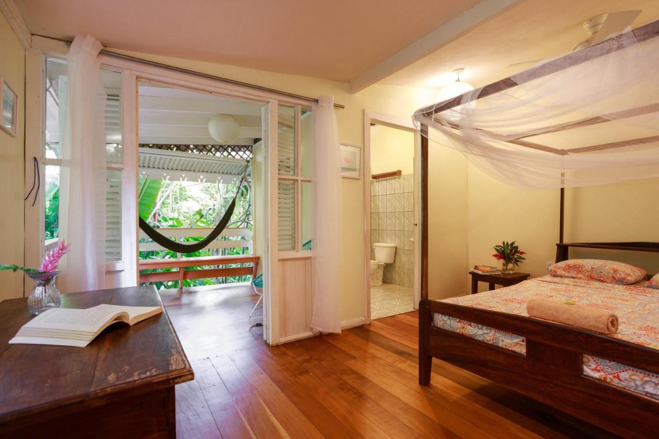 Cabinas Selvin Y Blanca Puerto Viejo de Talamanca ภายนอก รูปภาพ