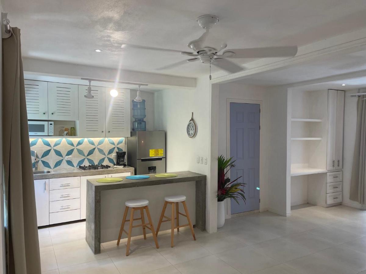 Cabinas Selvin Y Blanca Puerto Viejo de Talamanca ภายนอก รูปภาพ