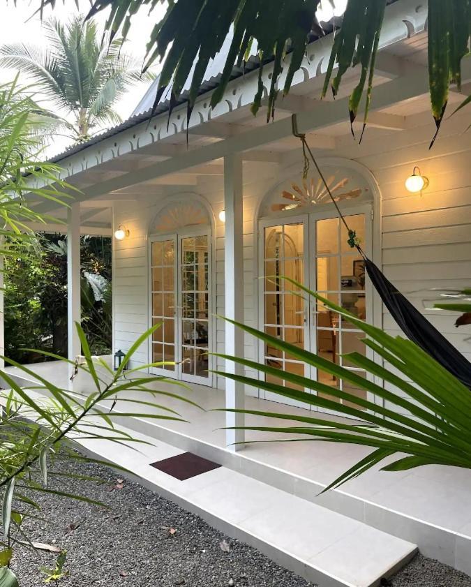 Cabinas Selvin Y Blanca Puerto Viejo de Talamanca ภายนอก รูปภาพ
